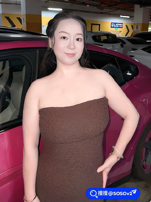 成都已婚少妇唐菲艳趁丈夫出差与两名男子进行三人行肉欲狂欢