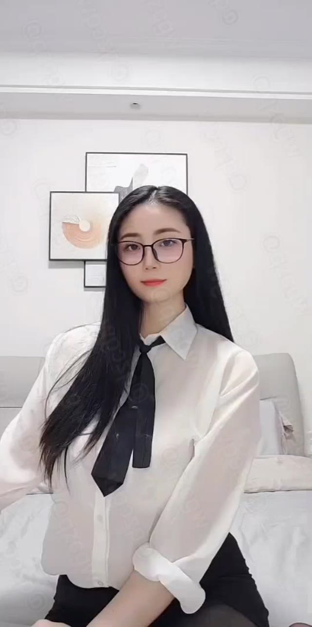 昔日情感网红主播冷梅涉足成人内容后选择上岸并于抖音低调复出