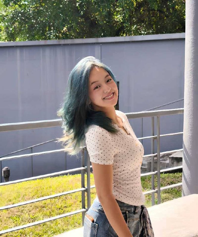 清纯绿发女大学生私下拍摄酒店情色视频并于网络流传