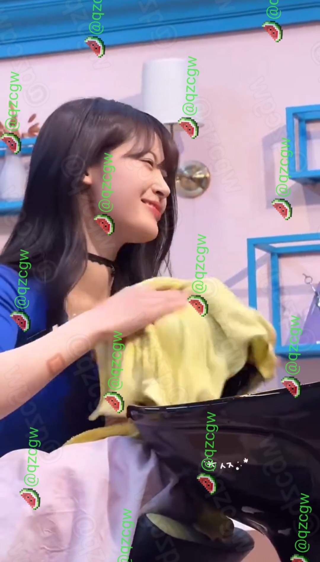 韩国高端美发沙龙推出胸部窒息按摩服务引发消费热潮