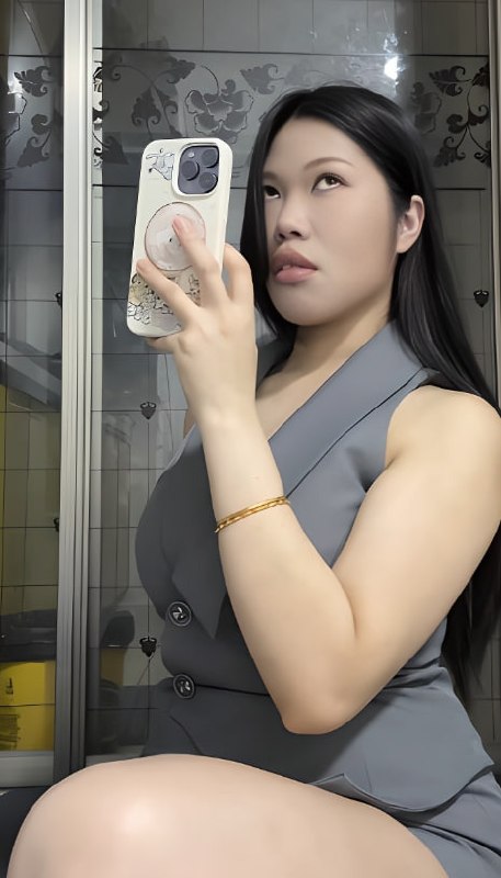 抖音网红无敌杨秘书发布私密视频展示巨臀并进行露骨性暗示拍摄