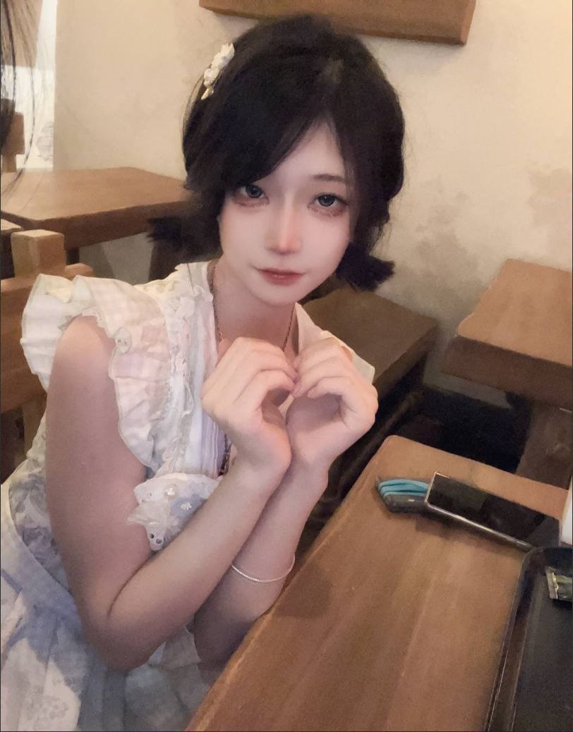 清纯女大学生王梦瑶疑似被富豪包养并拍摄多姿势性爱视频