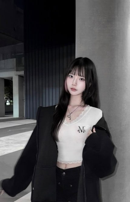 齐刘海高颜值网红小瑜早期私密调教视频遭曝光呈现极度反差