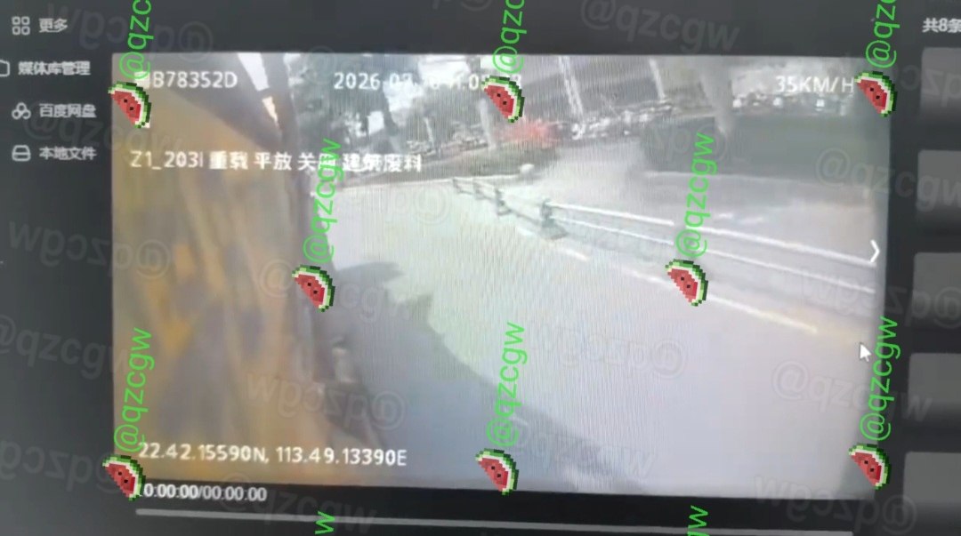 深圳宝安建筑废料运输车碾压电动车导致人员伤亡现场画面极其惨烈
