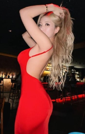 高颜值混血网红萧佩儿因私密视频泄露转型OnlyFans并发布露骨情欲内容