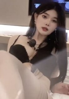 上海高颜值车模北京尤尤私下拍摄大尺度视频引发关注
