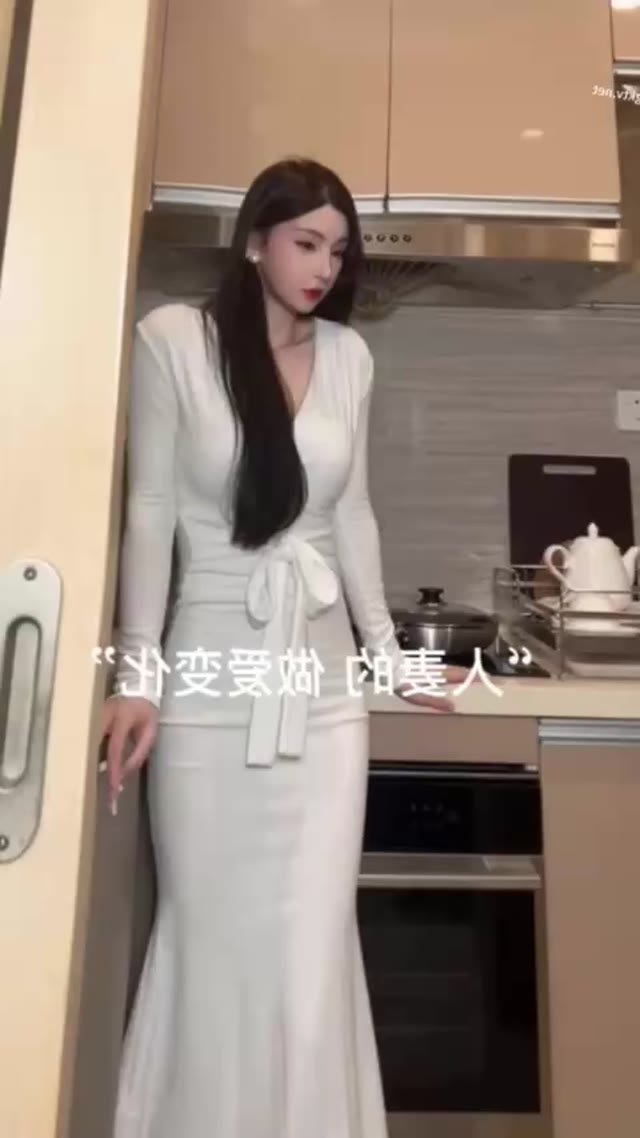 网红周于希Sally在澳门酒店拍摄裸露视频展示丰满身材与私密部位