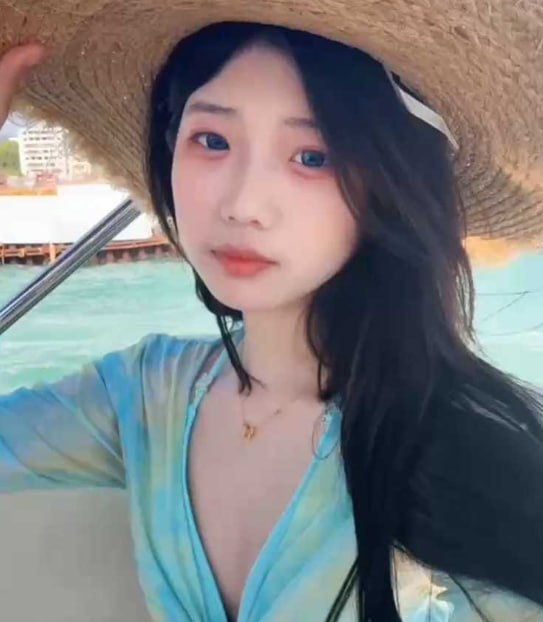 清纯系少女私拍视频流出展现叛逆一面包含舔足与自慰等露骨内容