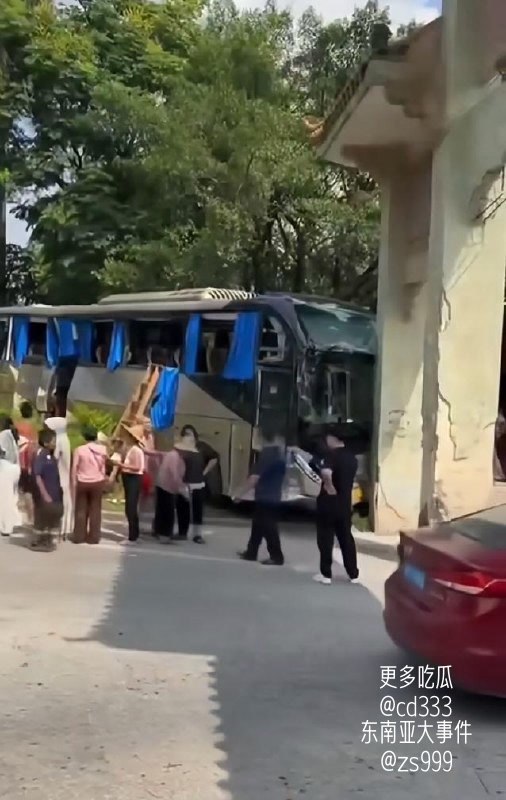 广东潮州溪口发生重型货车迎面撞击旅游大巴惨剧导致六死二十一伤