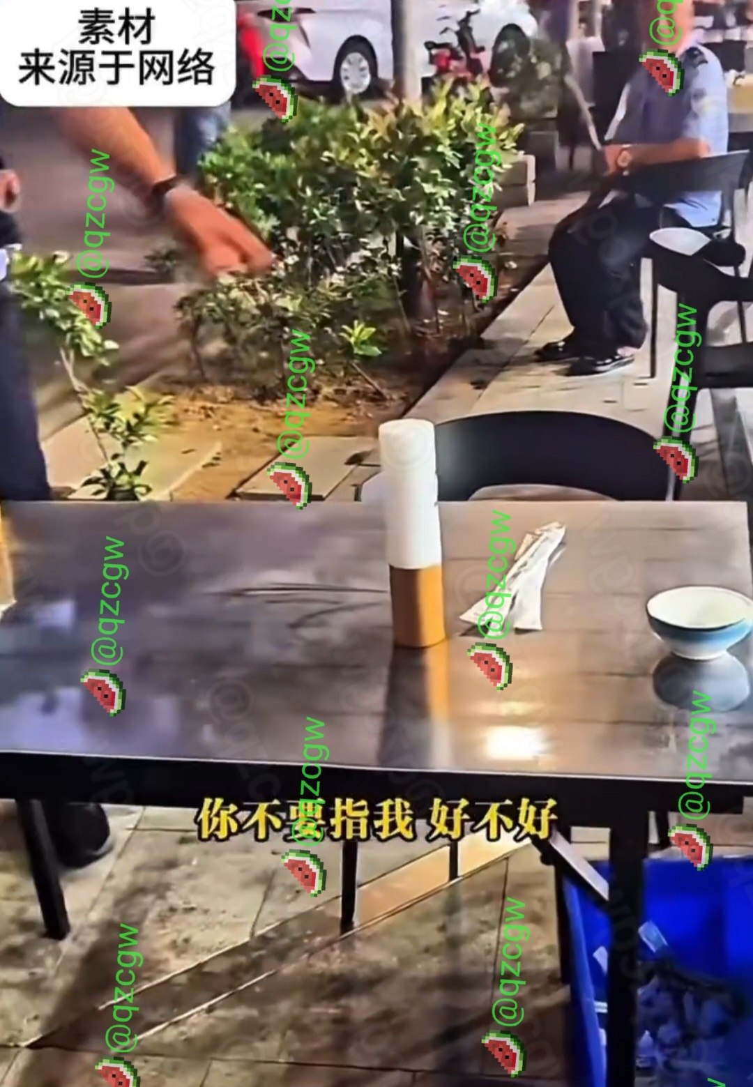 夜市大排档男子因嫌警察执法声音大与其发生激烈争吵并叫嚣要盖过对方