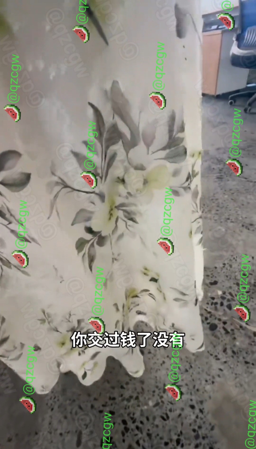 31岁无业肥胖女子怒怼婚介所质疑交费规则遭红娘当众羞辱