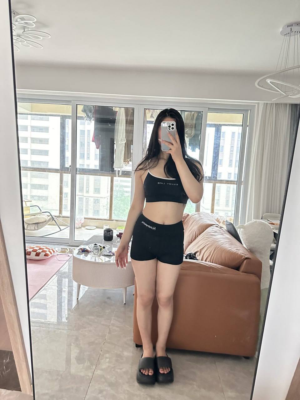 大连理工高颜值大三女生吴婷芳私密影像意外外泄引发身份反差争议