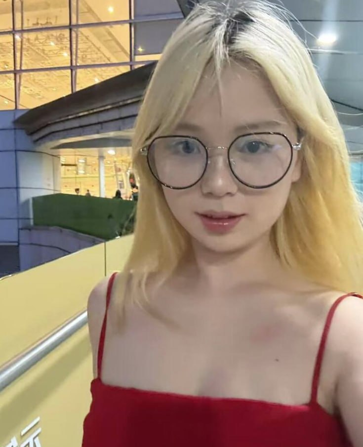 抖音高颜值网红不雅视频泄密记录其与金主酒店开房激战细节