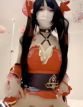 每日大赛 某Cosplay博主身着花火情趣装进行深喉与玉足玩弄男性的感官表演