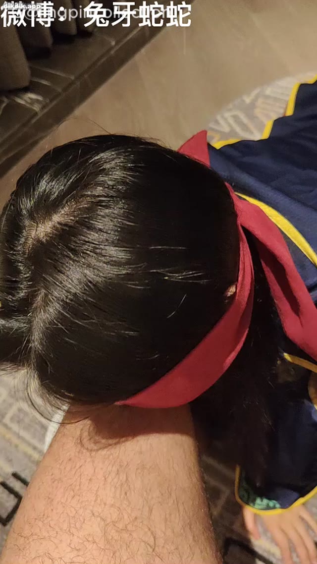 网红兔牙蛇蛇低调回归抖音引发旧闻翻涌其清纯人设与私密视频反差巨大