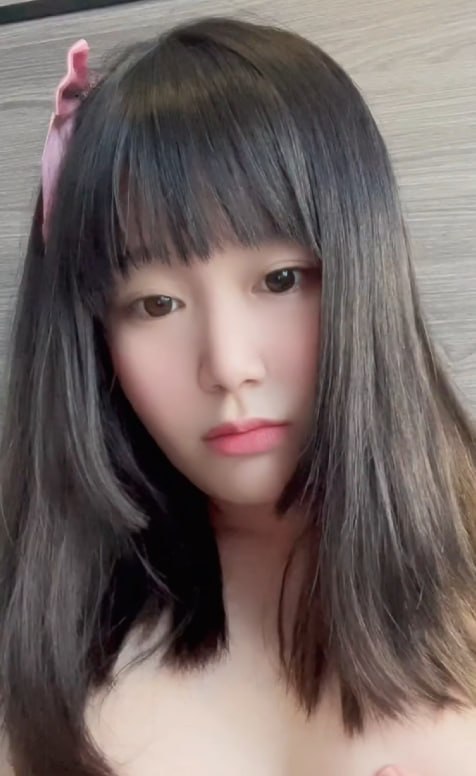 网红嫩妹定制福利视频流出展示丰满乳肉与私密部位诱惑金主