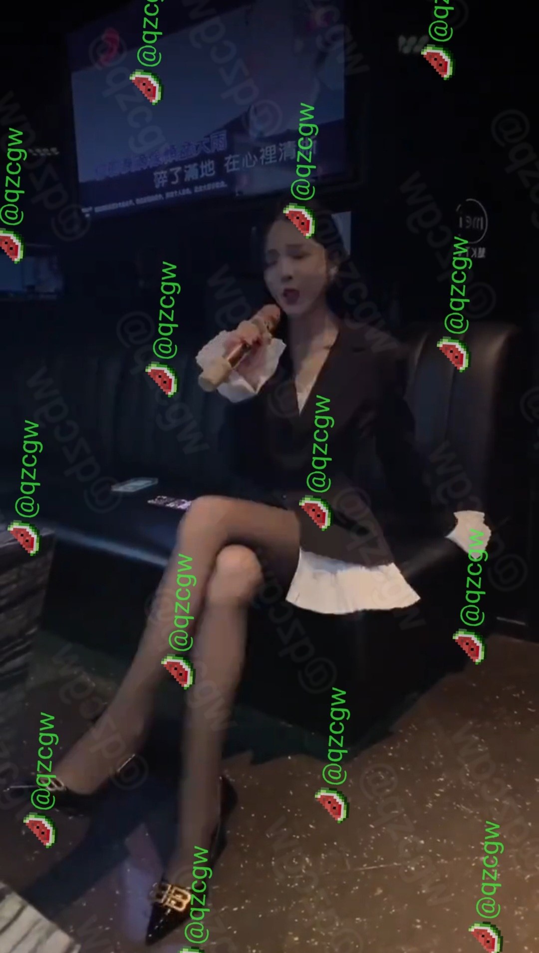 夜场KTV女孩白天睡觉晚上陪酒吐酒的真实生活状态被曝光