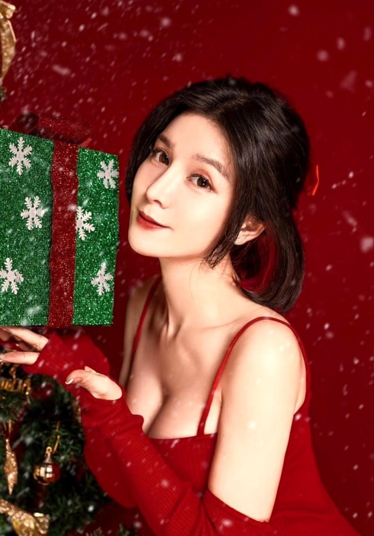 十八线模特蒋汶珊私密视频流出遭摄影师凌辱并被拍下调教过程