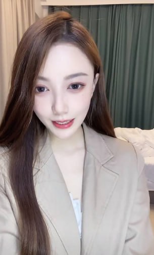 华南师范大学大三女生桃子酱被爆下海流出定制福利合集