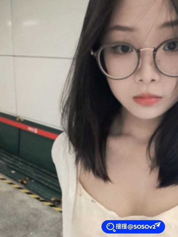 贵阳清纯女子罗依玲异地恋期间通过自慰视频勾引男友并发生无套性行为