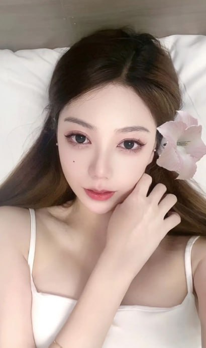 华南师范大学大三女生桃子酱被爆下海流出定制福利合集