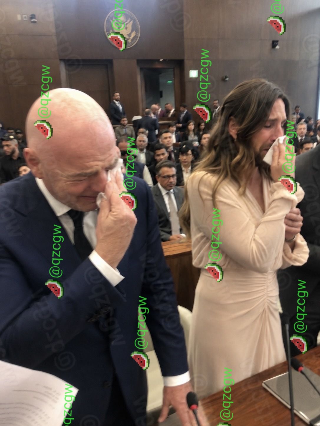 法国球星姆巴佩被曝在伊比西岛豪华游艇上与知名成人内容创作者Comatozze激情拥吻