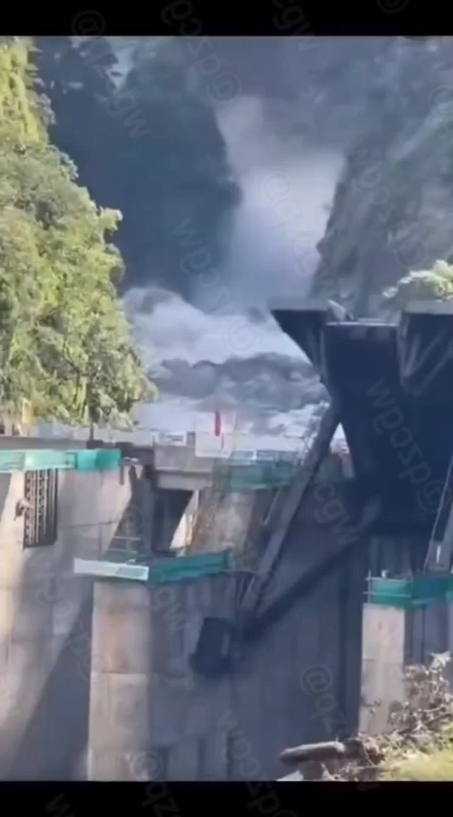 西藏吉隆口岸突遭泥石流瞬间吞没建筑导致重大人员伤亡与失联