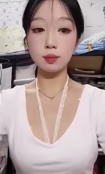 推特知名福利姬原野芽美发布大尺度视频与闺蜜上演全裸诱惑舞蹈
