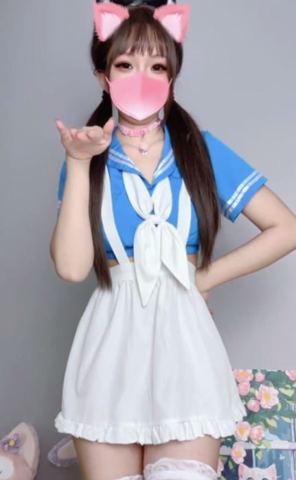 每日大赛 网红博主多变嫩妹凭借火辣身段与极具诱惑力的舞蹈动作在网络走红