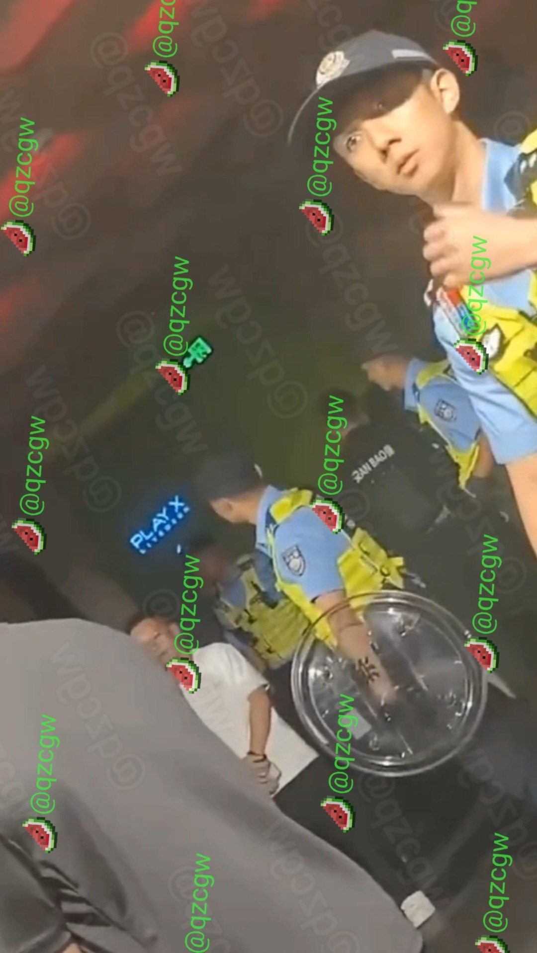 深圳知名夜店PlayX突遭大规模警力突击检查并对部分顾客进行验尿查毒