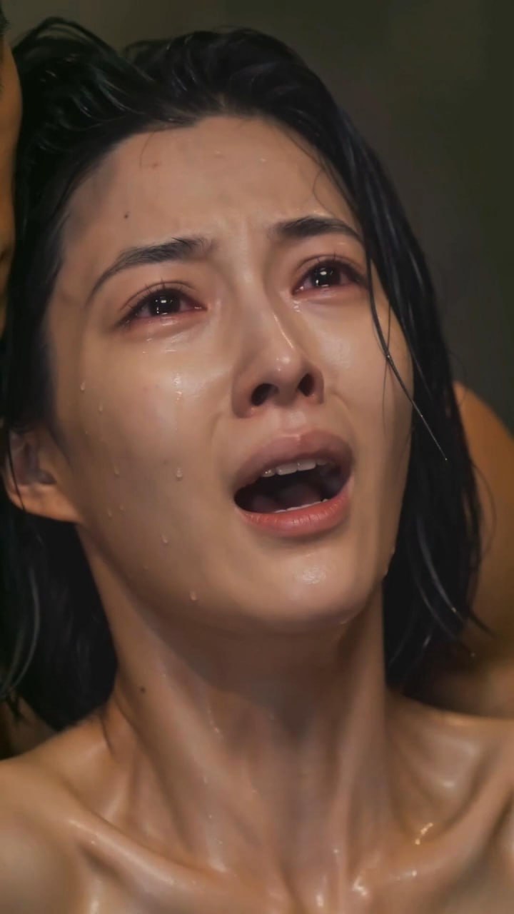 三英战貂蝉 AI成人短剧 顶级女星私教课遭三名教练联手投药并实施多人侵犯