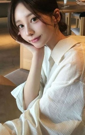 清冷御姐私下沦为金主玩物被豹纹黑丝调教至口爆