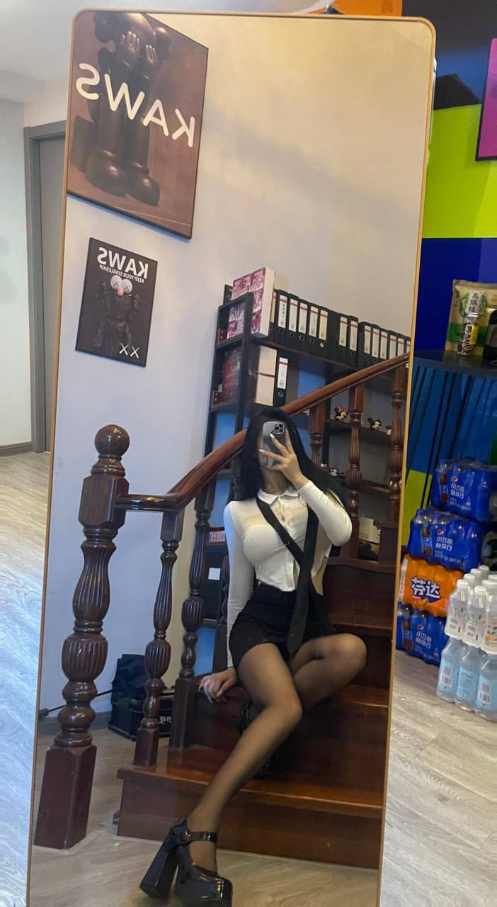 大连理工高颜值大三女生吴婷芳私密影像意外外泄引发身份反差争议