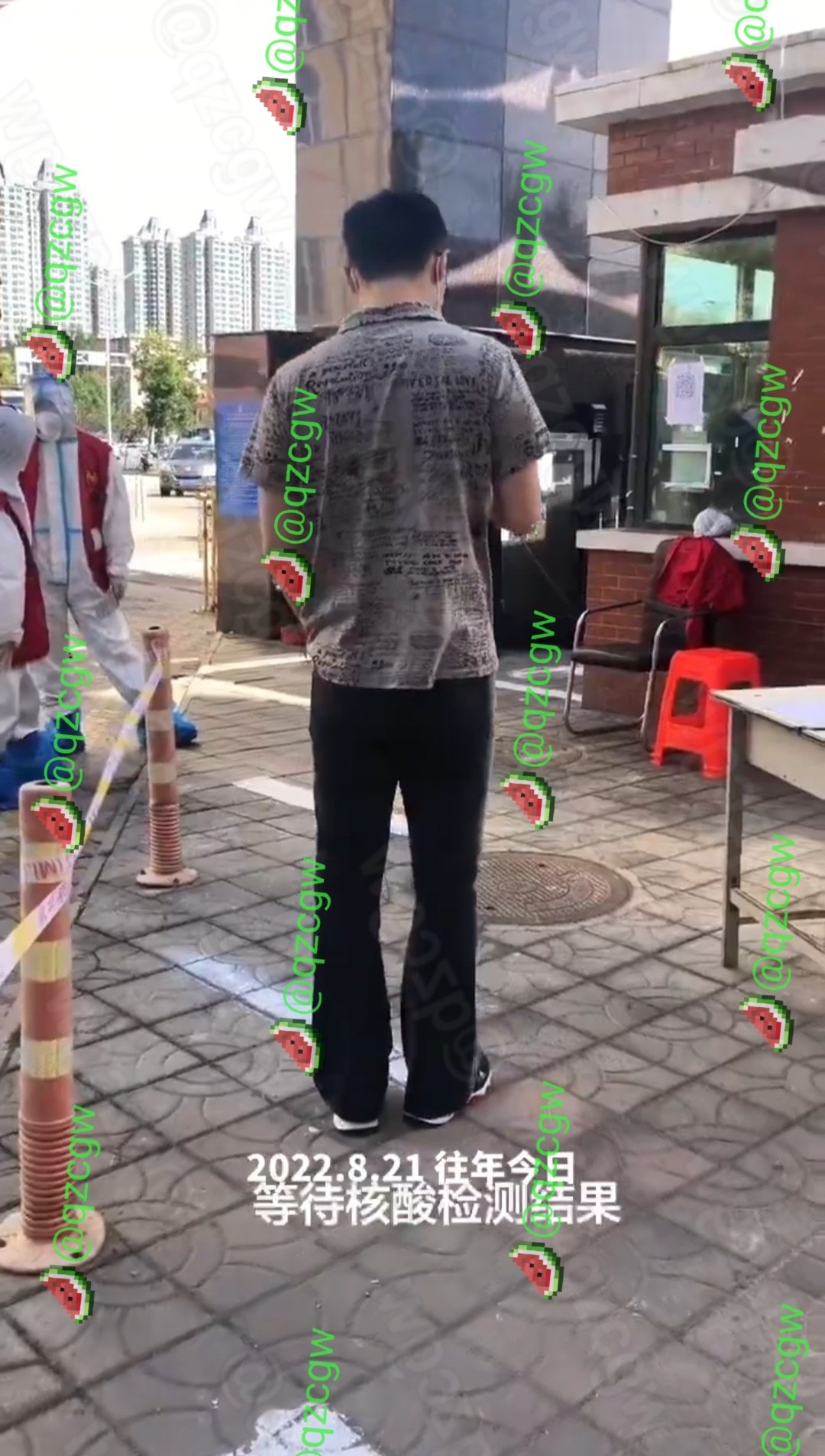 网友翻出2022年核酸检测旧视频感叹防疫时期生活艰辛与无奈