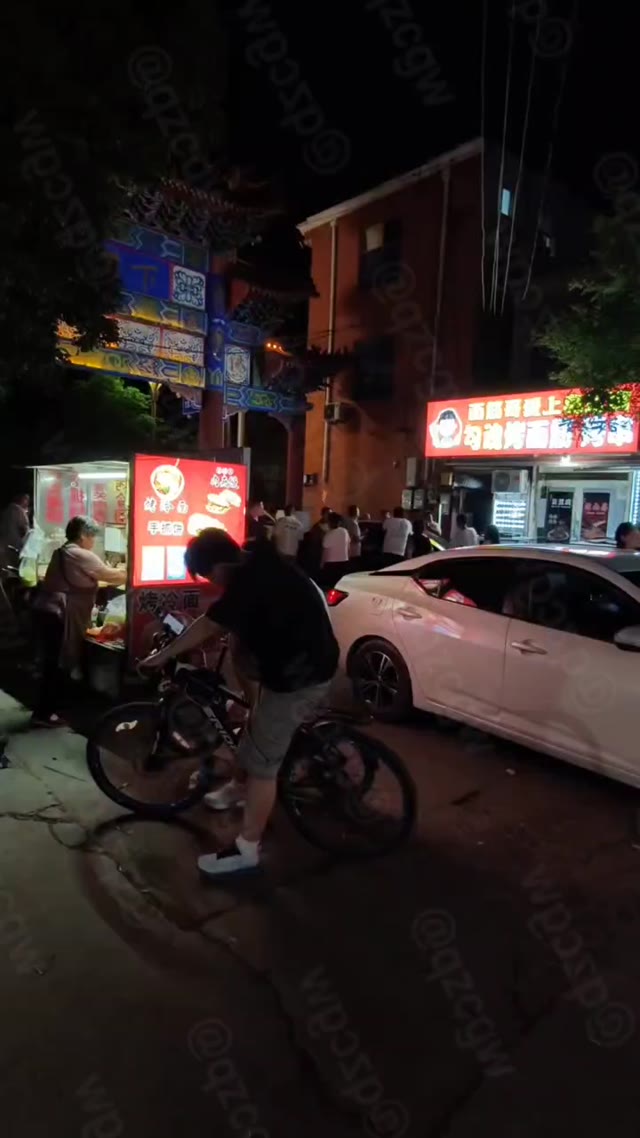 河北安平面筋哥直播间上演禁忌戏码媳妇与丈母娘同框互动