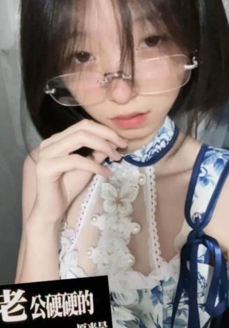 抖音五十万粉丝网红铃因男厕露脸性爱视频流出被曝曾是福利姬