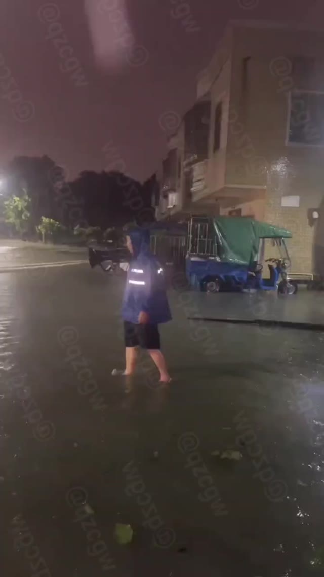强台风红霞重创广东汕尾陆丰导致海水倒灌街道沦为汪洋并紧急撤离