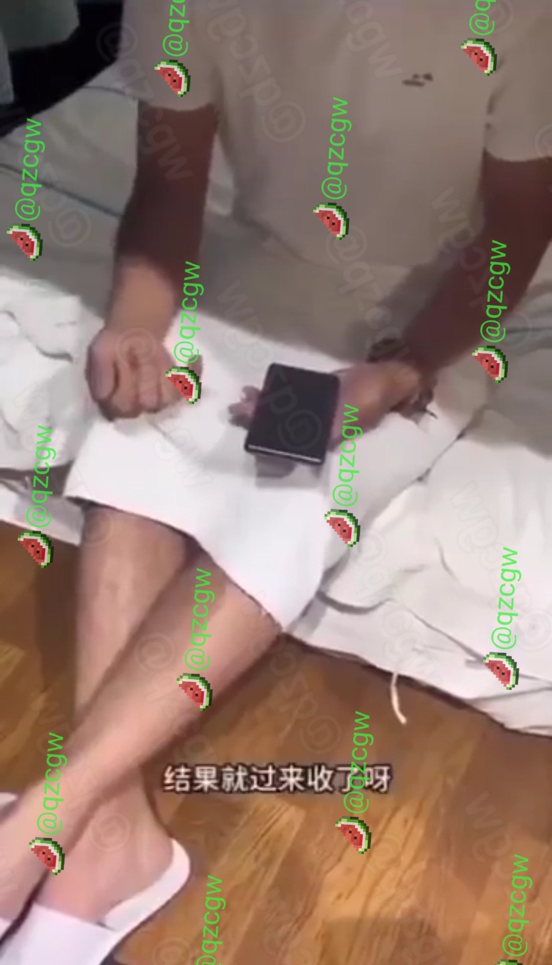 男子收二手手机竟约至酒店房间并索价两千九百八十八元