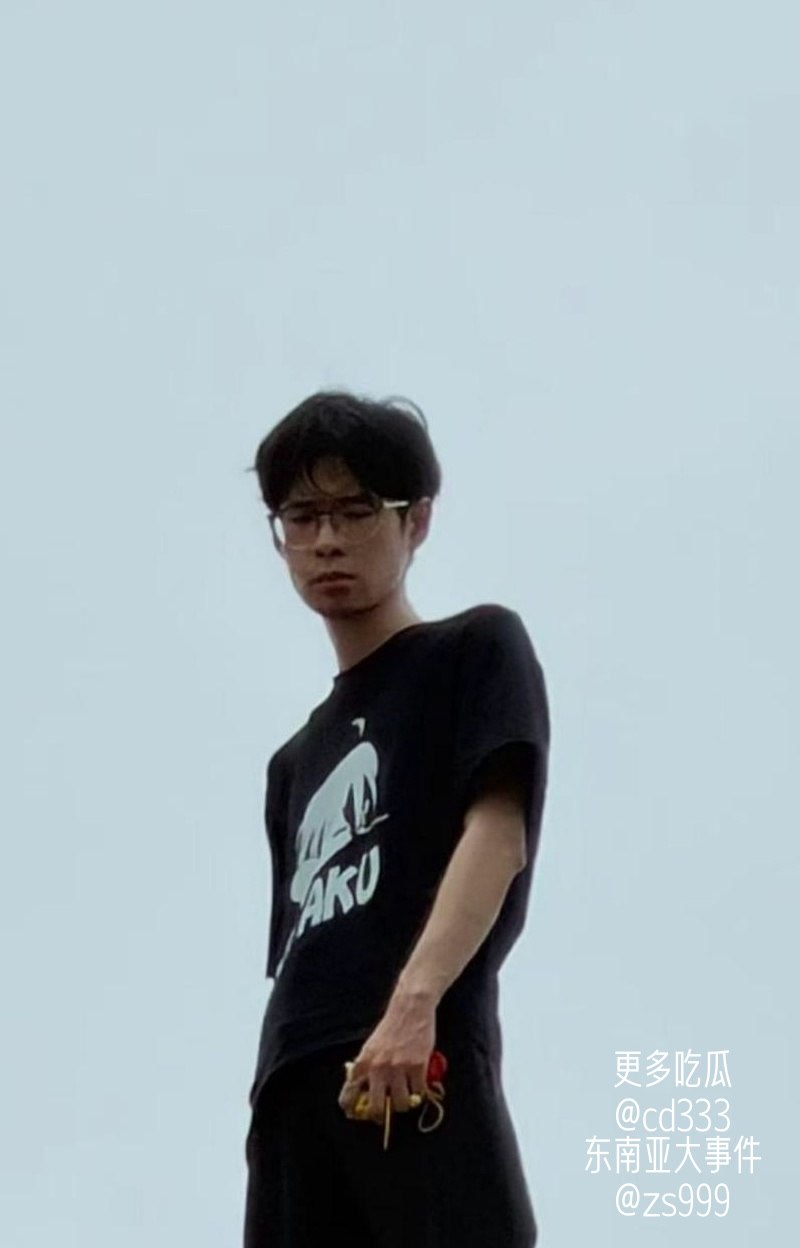 江门益华广场发生坠楼悲剧骑九号电动车男子配合交警查车后情绪崩溃身亡