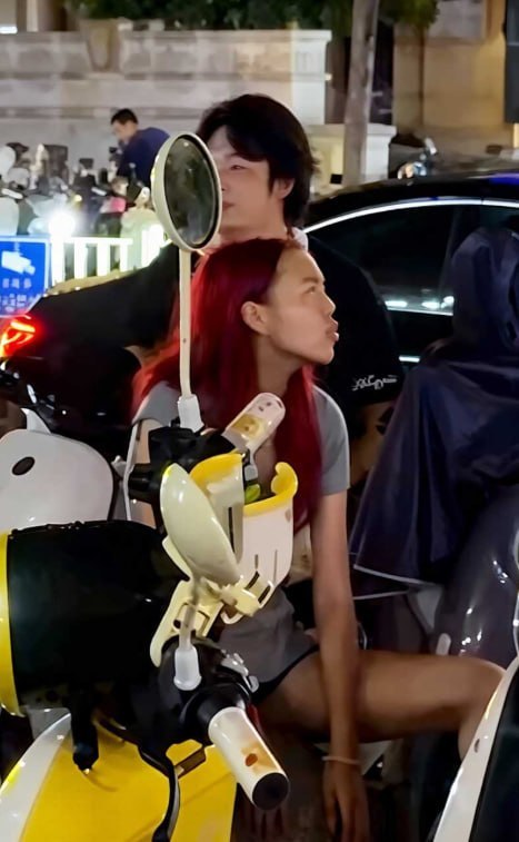 瑞安吾悦广场红发女子分手后赖前男友家五天并于七夕闹剧抓奸