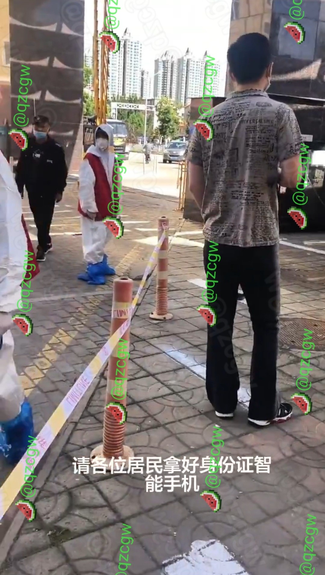 网友翻出2022年核酸检测旧视频感叹防疫时期生活艰辛与无奈
