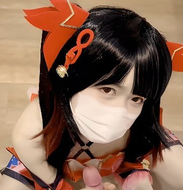 每日大赛 某Cosplay博主身着花火情趣装进行深喉与玉足玩弄男性的感官表演