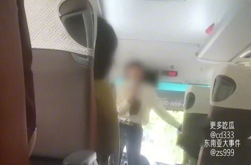 央视暗访云南九百九十九元低价团揭露旅行社层层转包及强制消费内幕