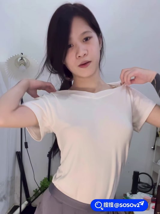 快手网红杨小兔因拍摄极度露骨的裸舞自慰视频引发网络关注