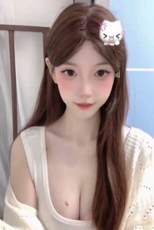 白嫩大学生刘研敏被网恋男友诱导拍摄私密视频导致身材与私处影像流出