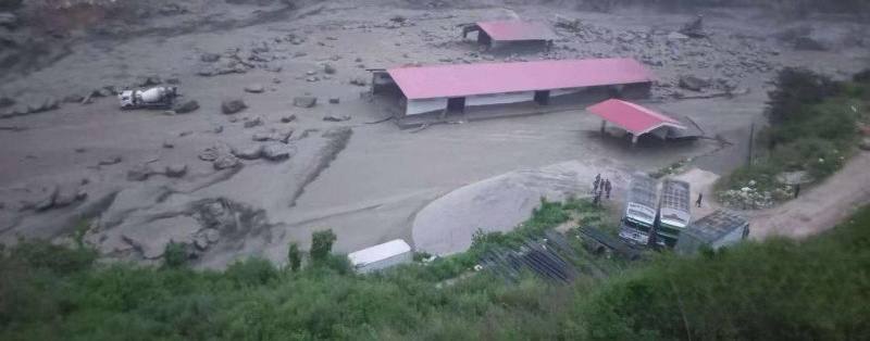 尼泊尔侧突发泥石流冲向西藏吉隆口岸导致建筑被埋及道路中断