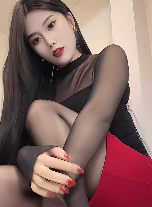 抖音美腿网红桃子发布私密视频展示丝袜自慰与肉欲挑逗细节