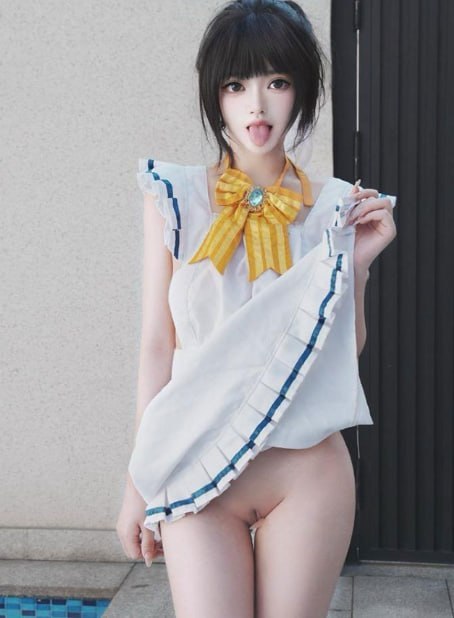 每日大赛 知名Cosplay博主私拍视频流出展示道具自慰及白虎私密部位细节