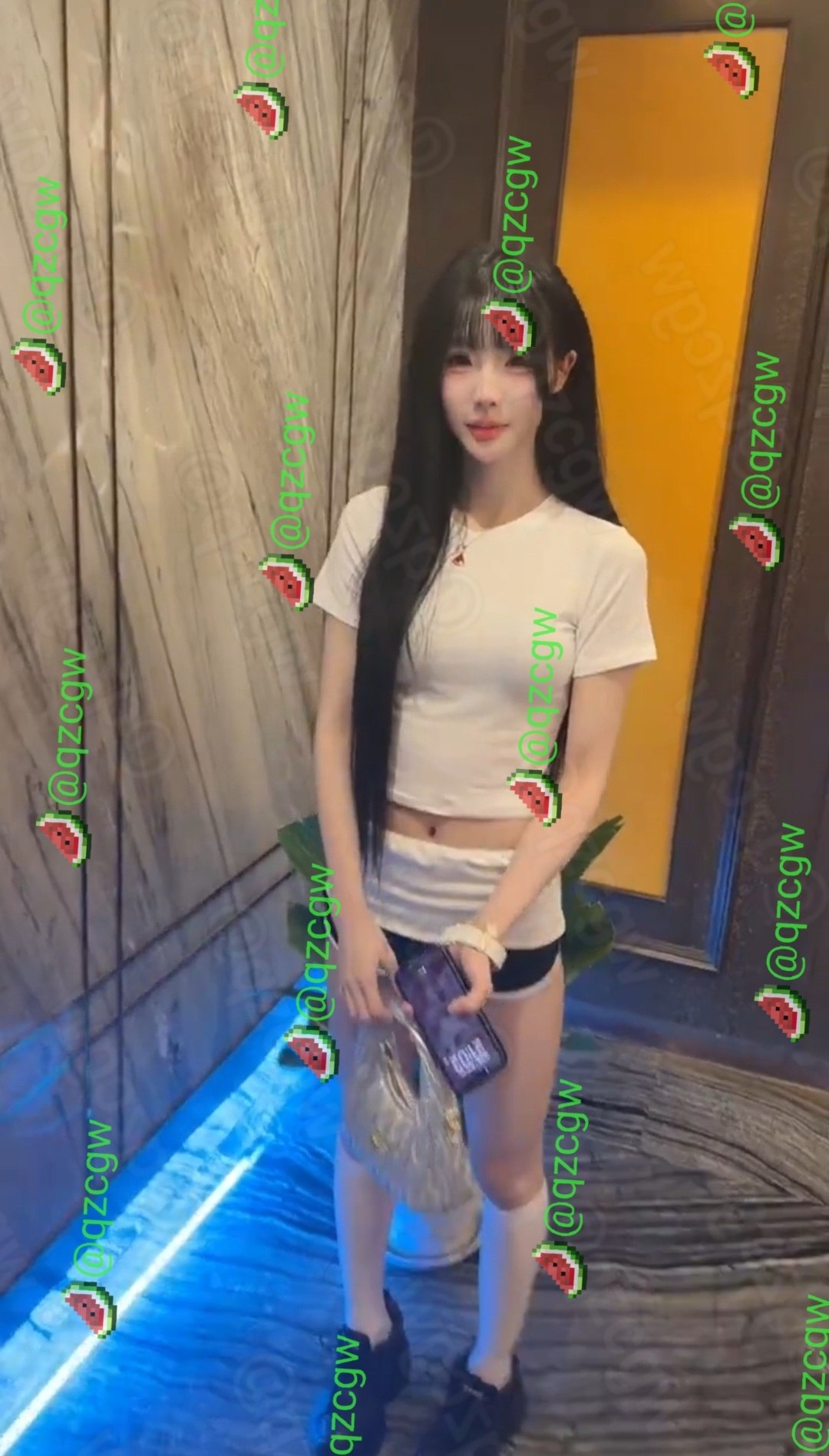 高端会员制会所揭秘顶级美女圈层与普通网红的审美鸿沟