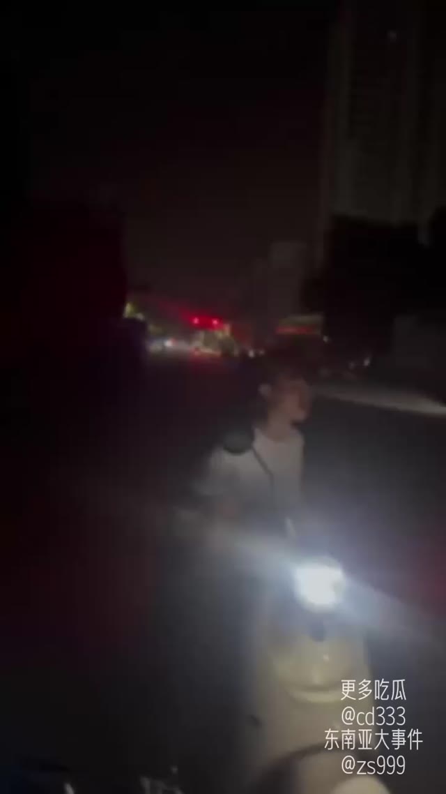 广西北海与柳州两地精神小伙深夜街头约架引发肢体冲突